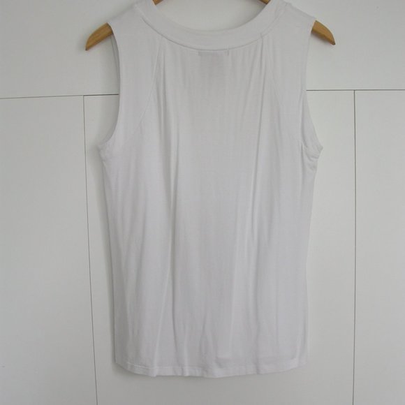White Sleeveless Blouse - Picture 3 of 7